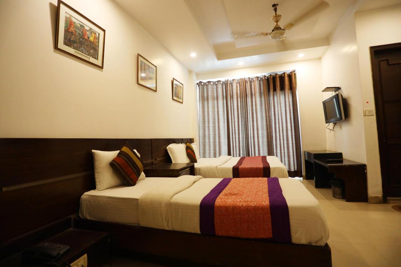 Hotel Maya 'New Delhi' Luaran gambar