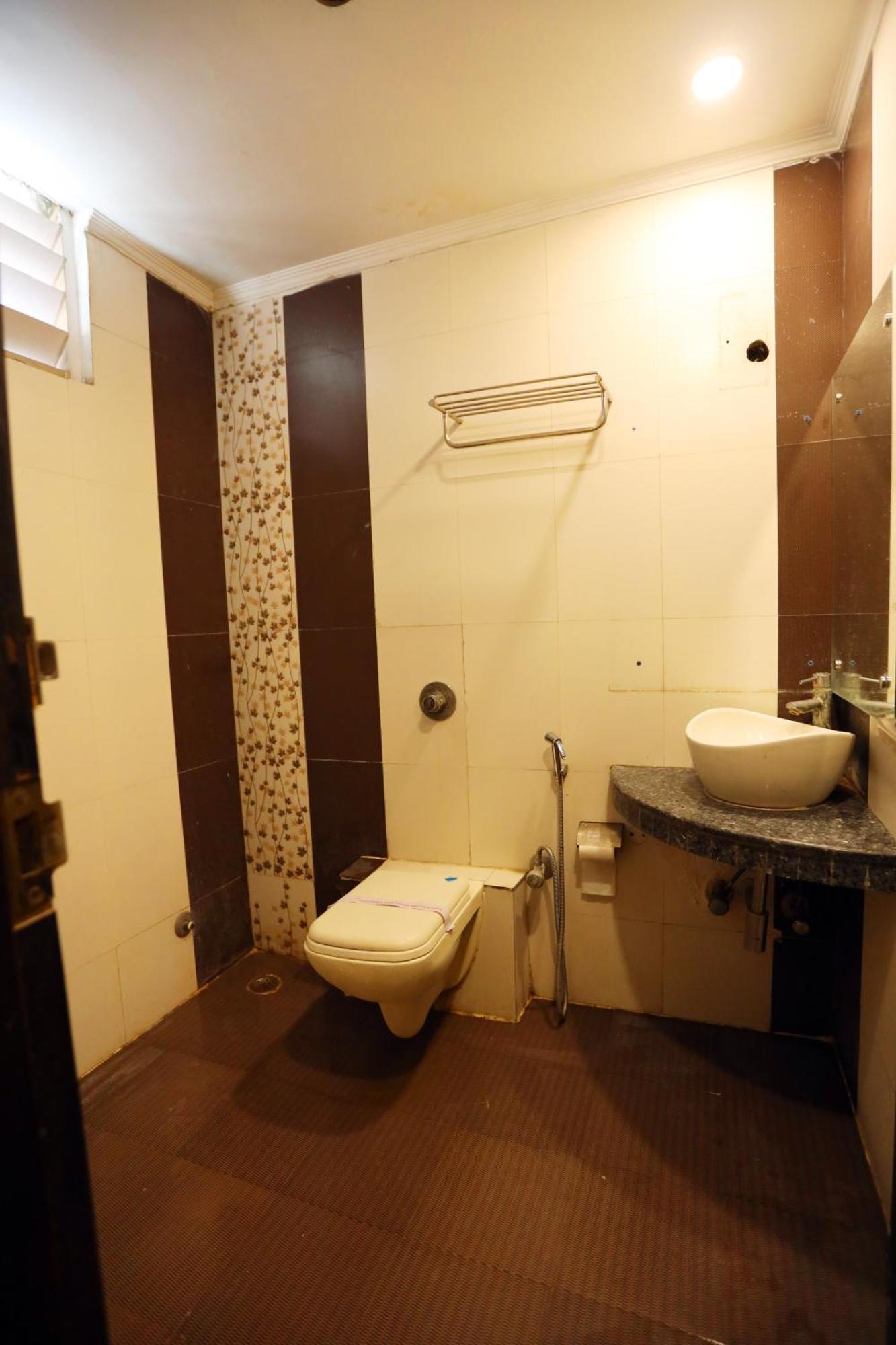 Hotel Maya 'New Delhi' Luaran gambar