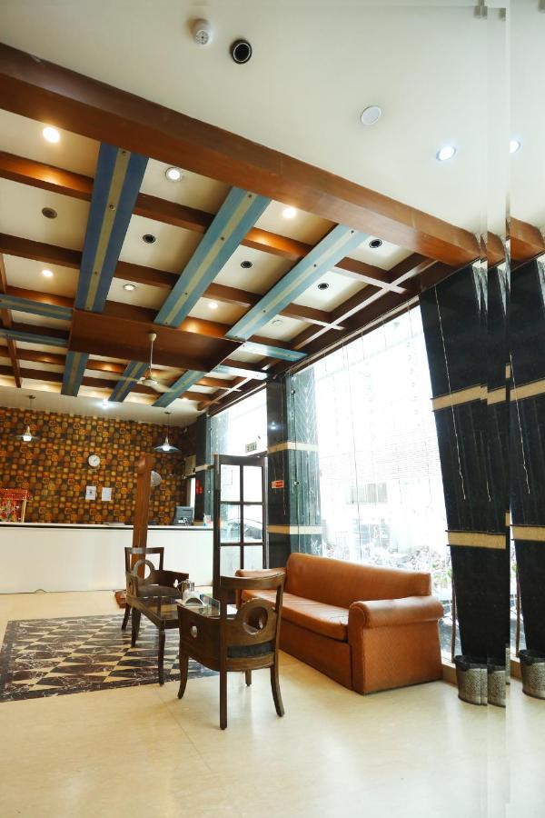 Hotel Maya 'New Delhi' Luaran gambar