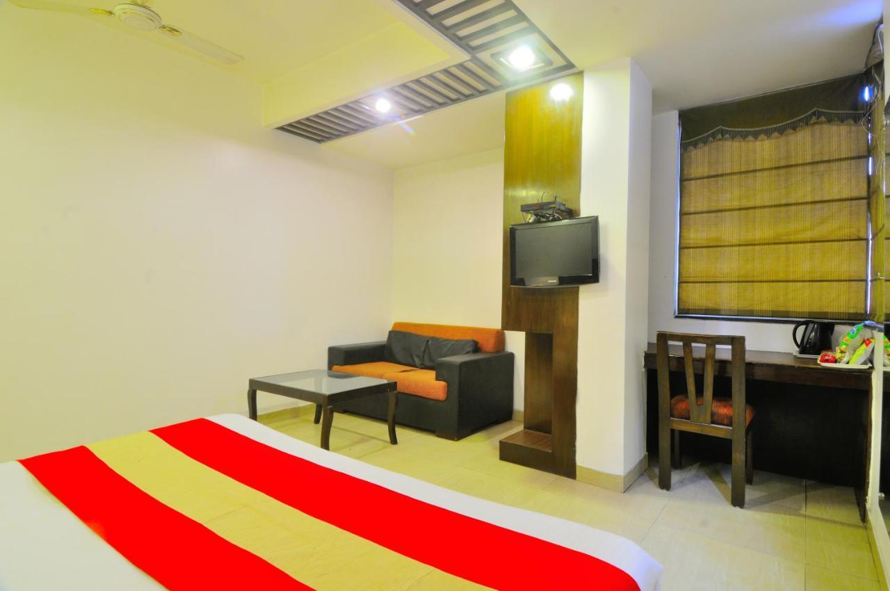 Hotel Maya 'New Delhi' Luaran gambar