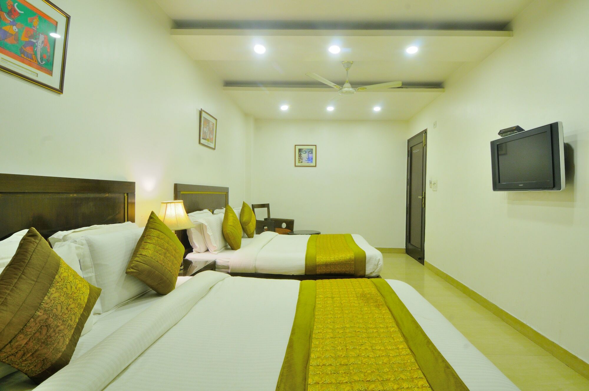 Hotel Maya 'New Delhi' Luaran gambar